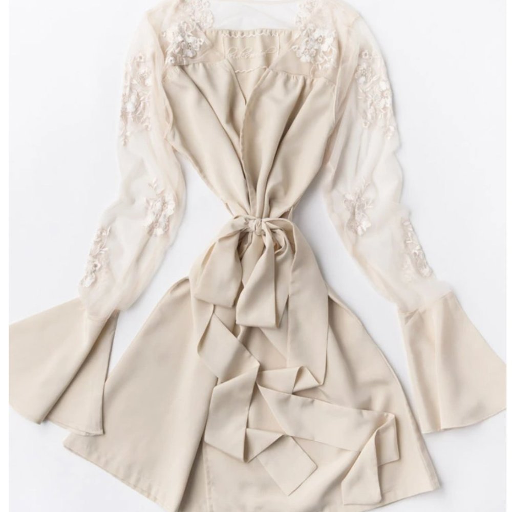 Silky Neutral & Lace Robe
